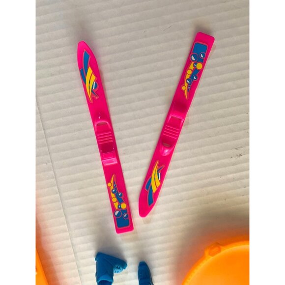 Barbie Skiis Boots Tabbagon Sleds Disc Plastic Playset Toy Vintage - Picture 2 of 4